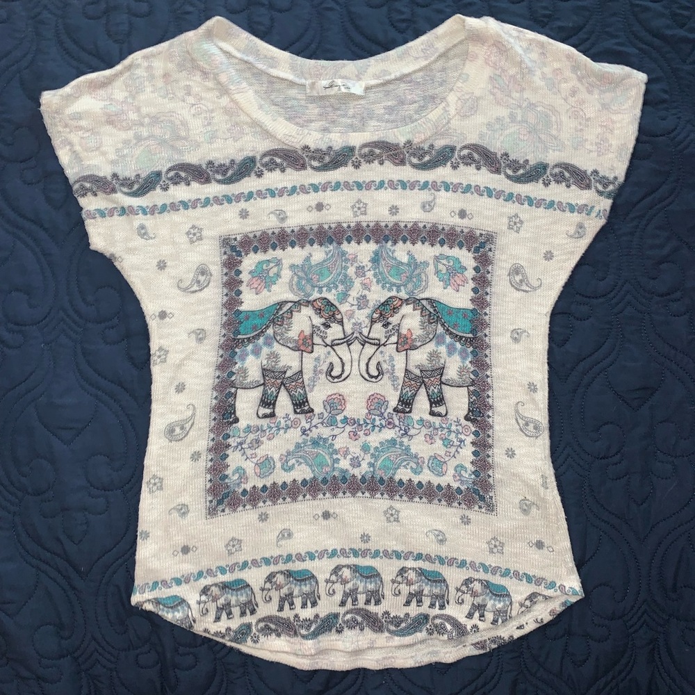 Elephant t shirt super soft! Only worn a few times